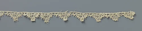 Strook gehaakte kant met waaiervormige reticella schulpen by anonymous, other, 1890-1909