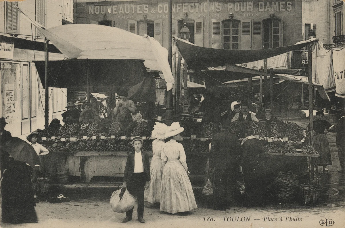 Les stands du marché, Toulon by Unidentified Photographer, photograph, 1905