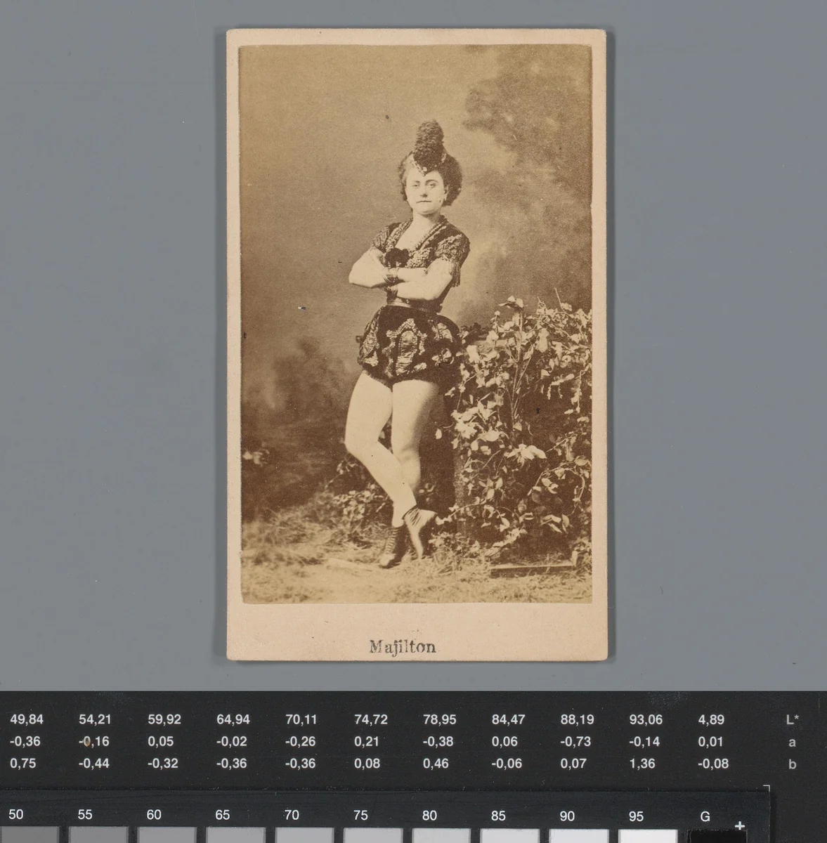 Reclame voor S.C. Northrop groot- en detailhandel te Connecticut, met een foto van Marie Majilton by anonymous, photograph, 1850-1915