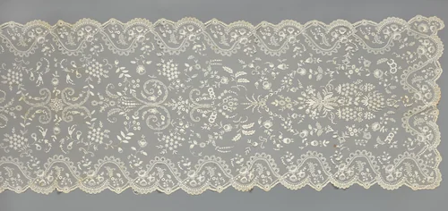 Sluier van machinale tule met tamboereerwerk by anonymous, textile, 1850