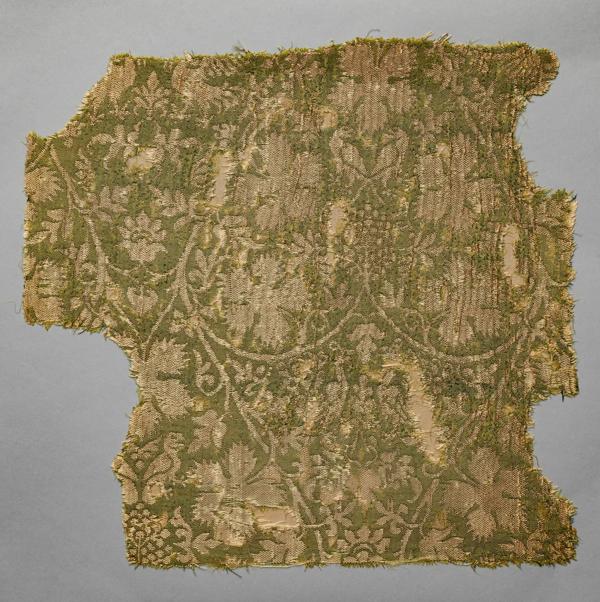 Silk fragment with scrolling vines, grape leaves, grapes, and birds by Unknown, textile, 1325-1350