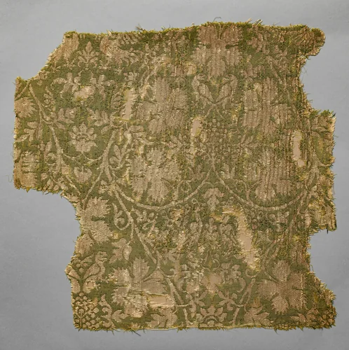 Silk fragment with scrolling vines, grape leaves, grapes, and birds by Unknown, textile, 1325-1350