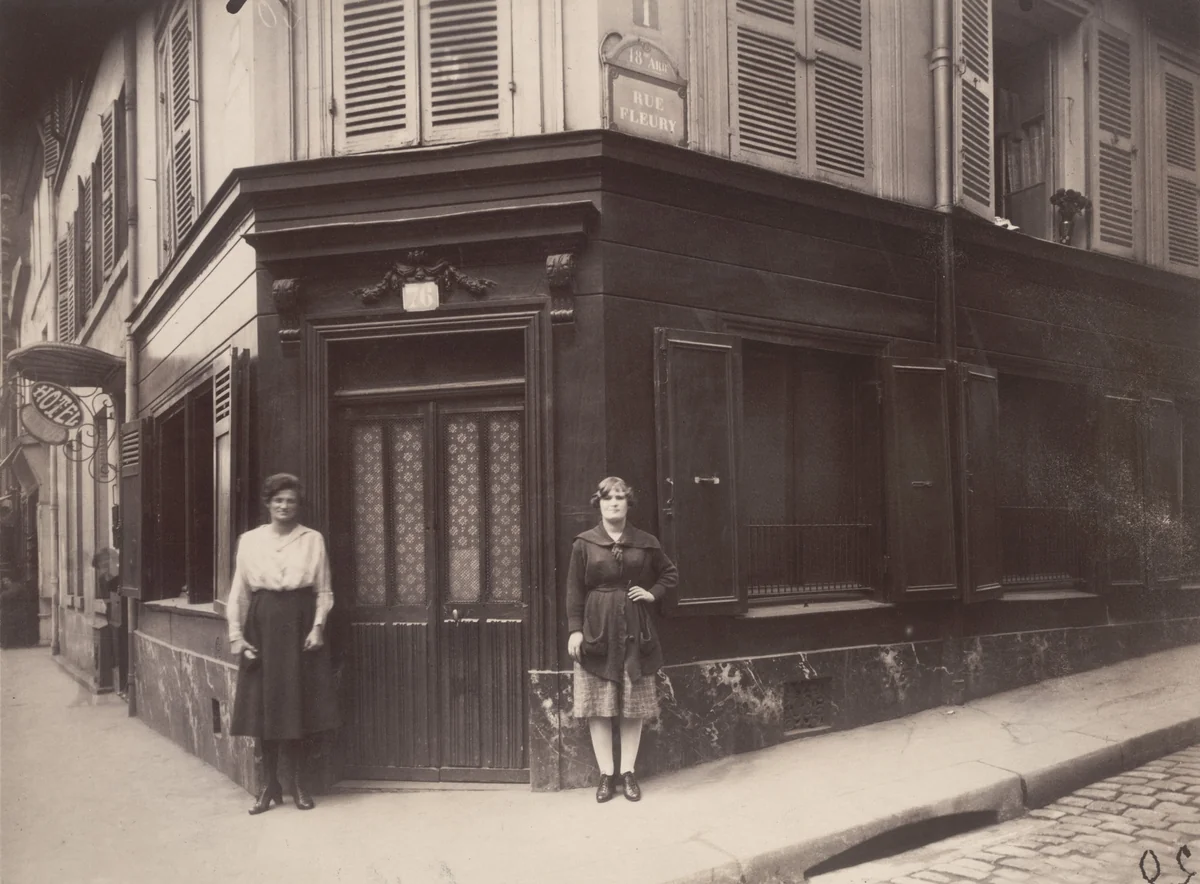 Coin, boulevard de la Chapelle et rue Fleury 76, 18e by Eugène Atget, photograph, 1921