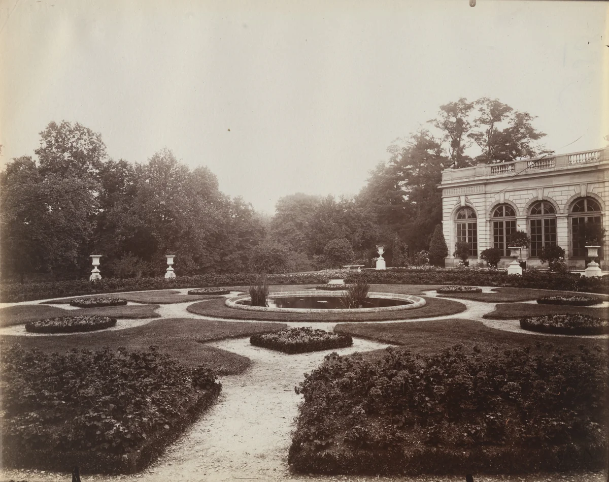 Bagatelle by Eugène Atget, photograph, 1919