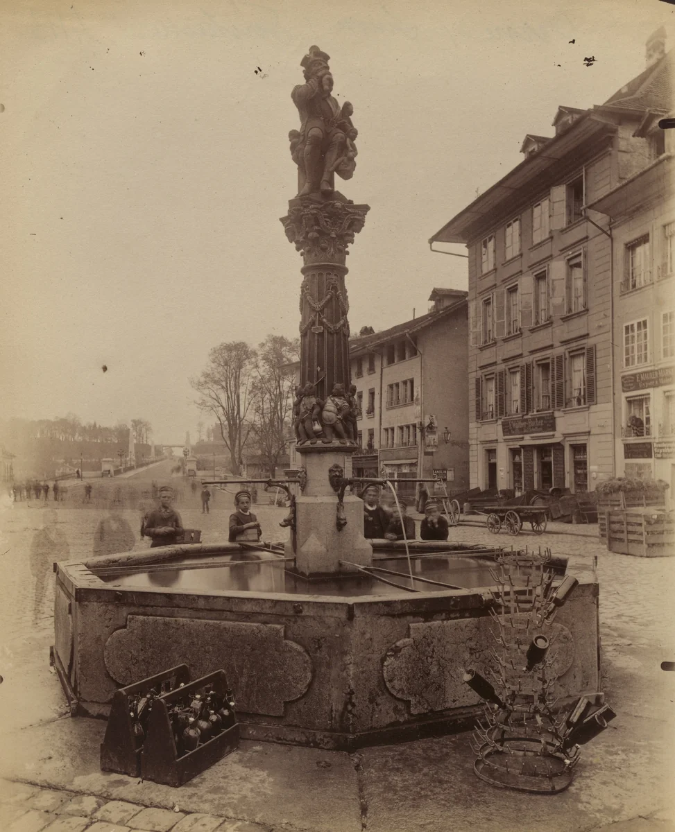 Berne (fontaine) by Eugène Atget, photograph, 1900