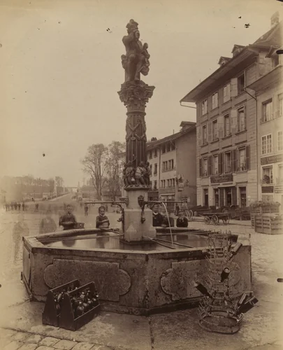 Berne (fontaine) by Eugène Atget, photograph, 1900