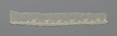 Strook machinale kant met een rococorand van naaldkant by anonymous, other, 1775-1795