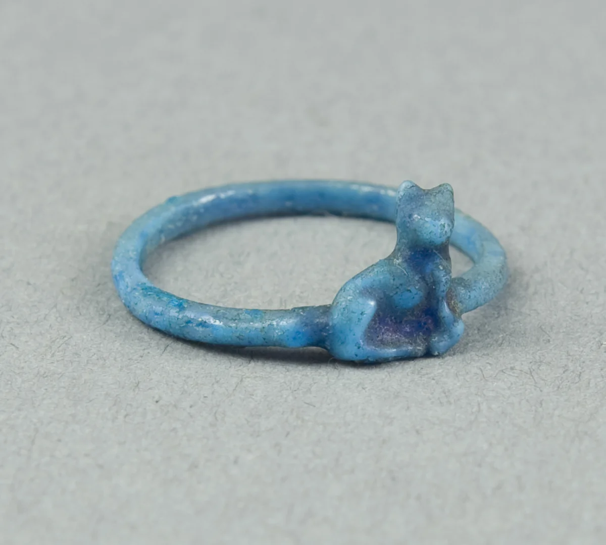 Ring: Figure of Seated Cat by Egyptian, metalwork, -1390
