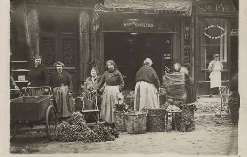 Au Clairon, Café - Bar, Paris by Unidentified Photographer, photograph, 1911