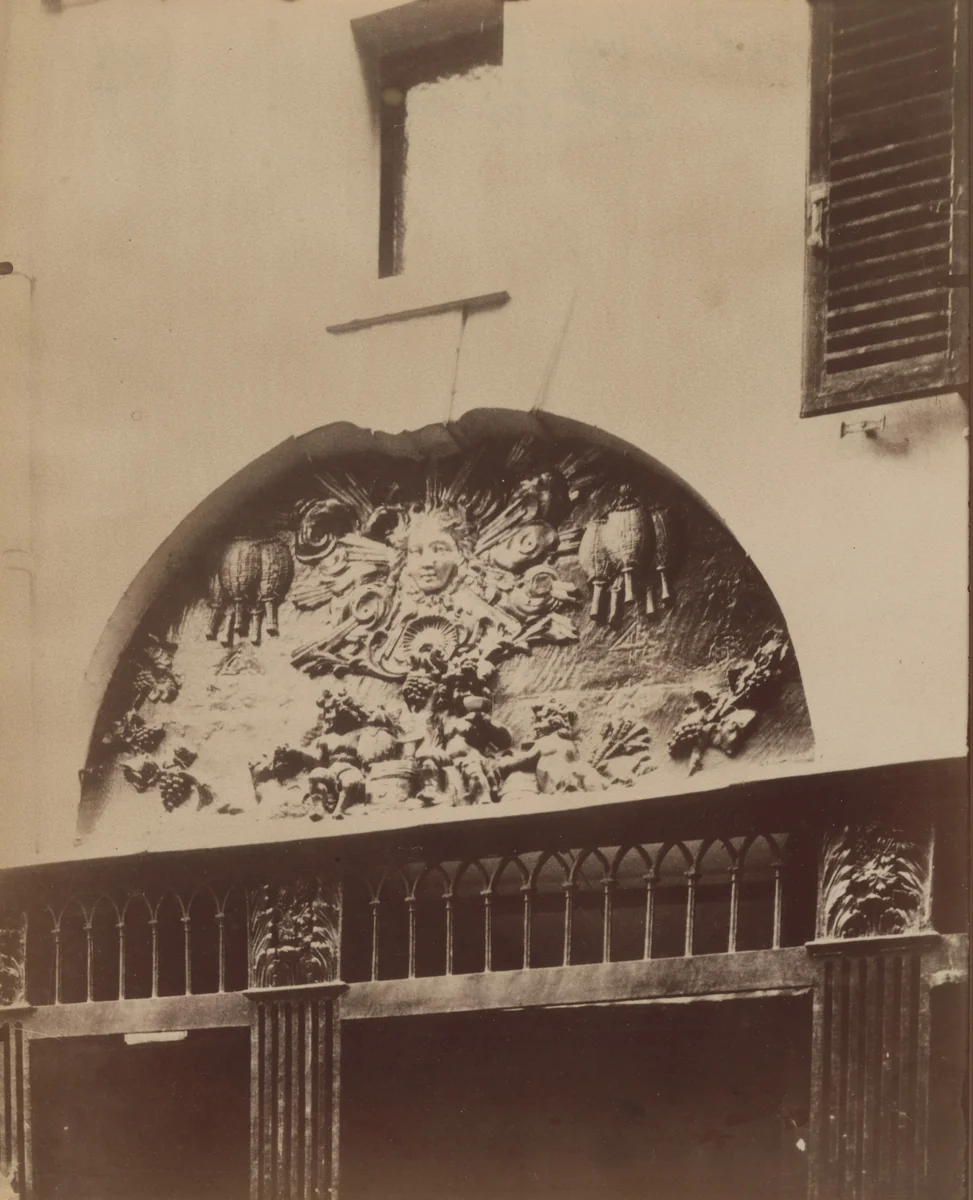 Au Soleil d'Or. 84 Rue Saint-Sauveur (enseigne) by Eugène Atget, photograph, 1899