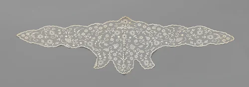 Fanchon van kantborduurwerk met bloemranken by anonymous, other, 1870