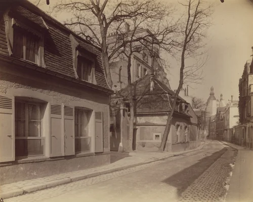 Passy, vieille maison, rue Raynouard 18 by Eugène Atget, photograph, 1901