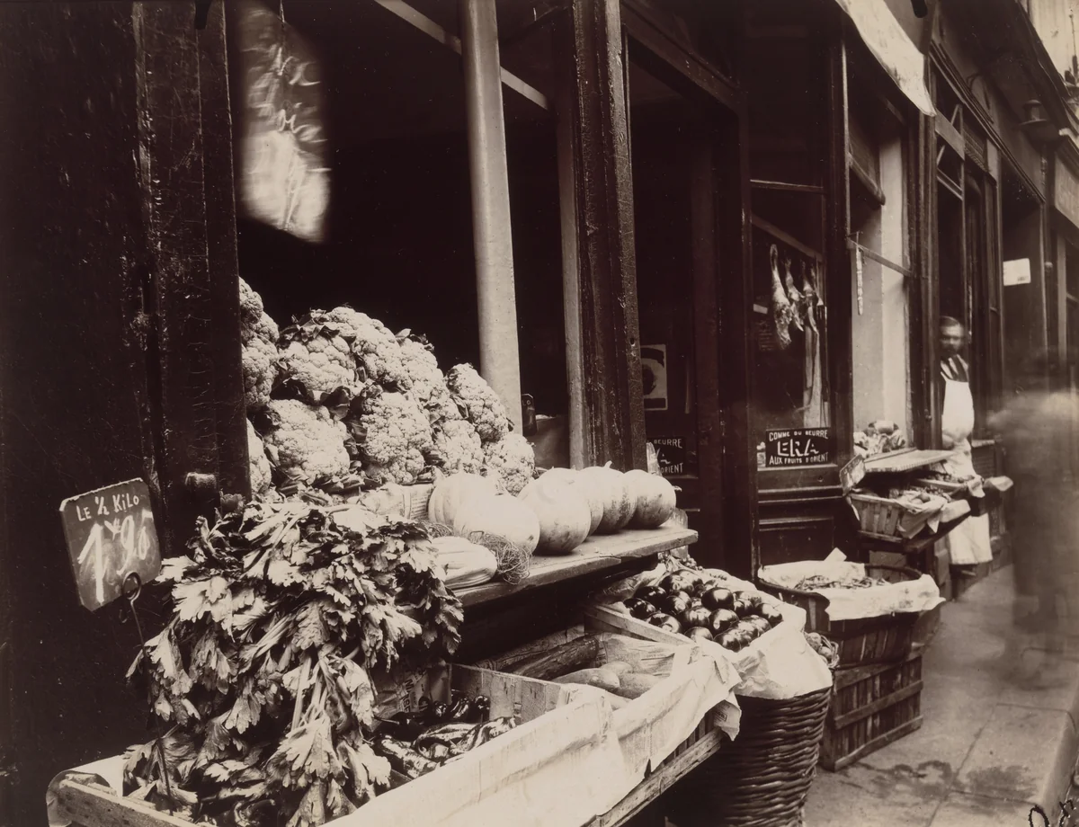 Boutique Légumes by Eugène Atget, photograph, 1926