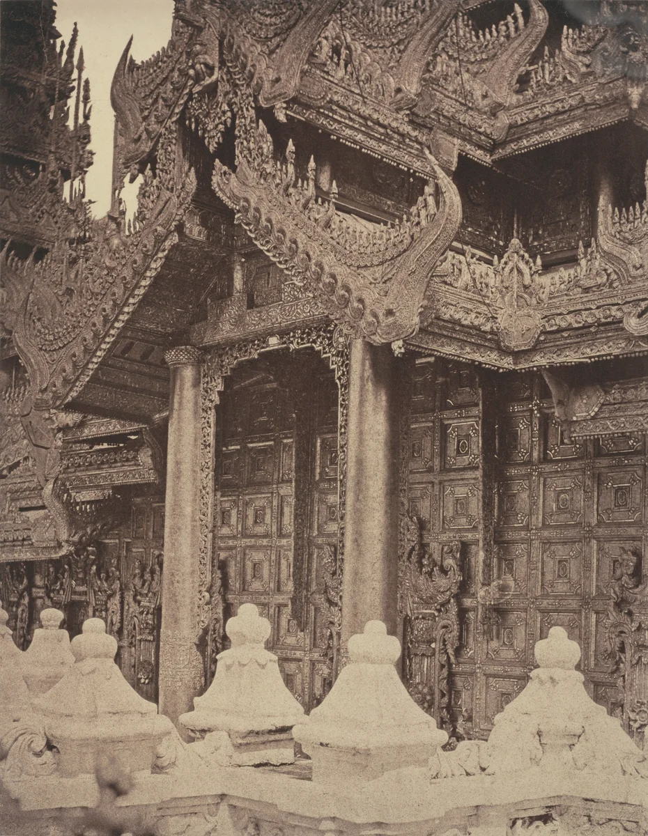 Amerapoora: Doorway of Pyathat on East of Maha-too-lo-Bounghian Kyoung by Linnaeus Tripe, photograph, 1855