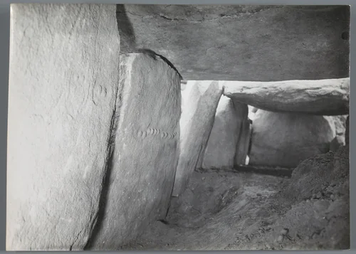 Hunebed van Kerguntuil, Trégastel by Albert Egges van Giffen, photograph, 1939