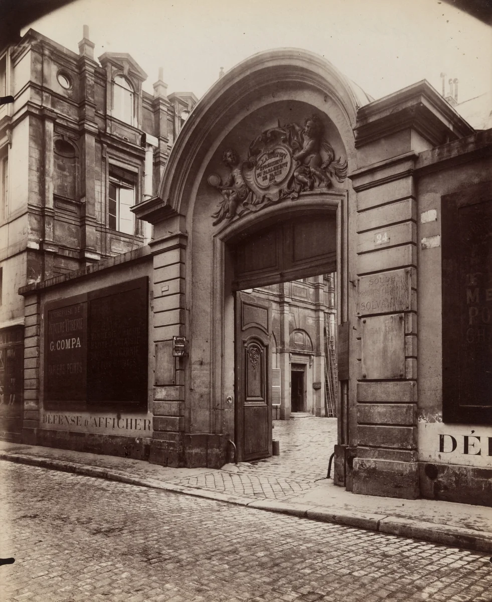 Hôtel Lamoignon. 24 rue Pavée by Eugène Atget, photograph, 1898