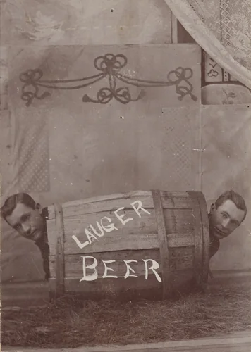 Untitled by Van Cleave, photograph, 1900