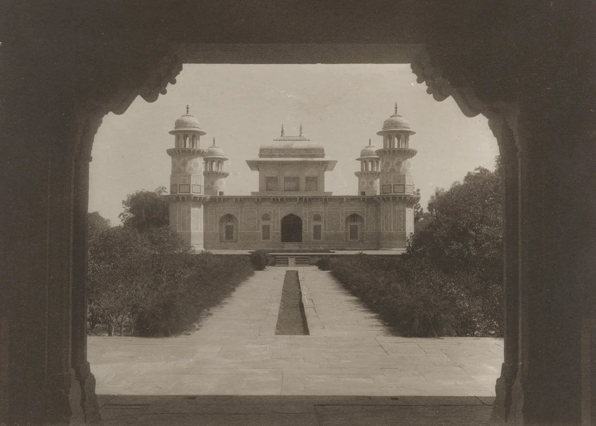 Tomb of I'timād-ud-Daulah by Adolf De Meyer, photograph, 1900