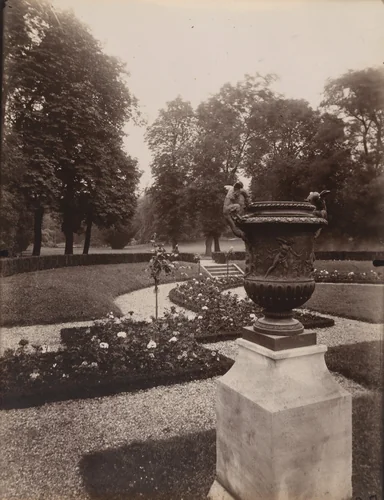 Bagatelle by Eugène Atget, photograph, 1926