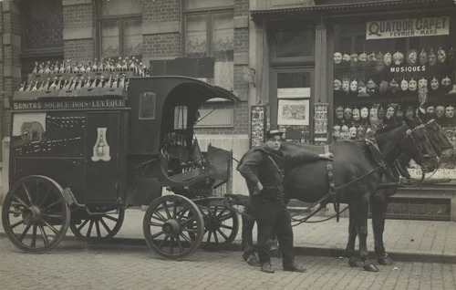 Voiture de livraison, Sanitas Source Bois-l’Évêque, Darnétal by Unidentified Photographer, photograph, 1910