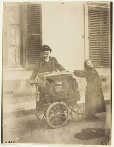 Joueur d'orgue (Organ Player) by Jean-Eugène-Auguste Atget, photograph, 1898-1899