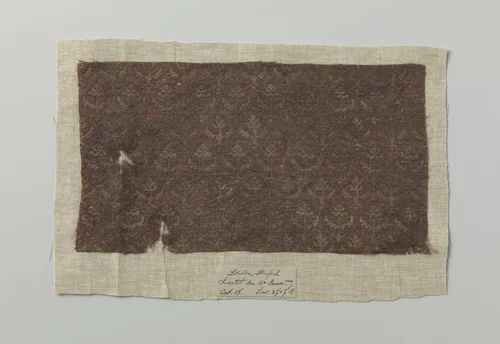 Fragment zijdeweefsel met motief van gestileerd bladwerk by anonymous, textile, 1575-1625