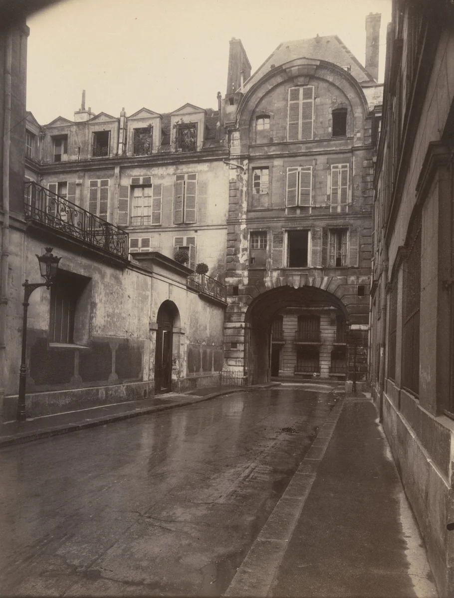 Rue de Bretonvilliers by Eugène Atget, photograph, 1924