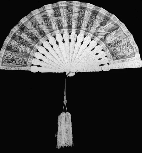 Fan with box by China, textile, 1801-1900