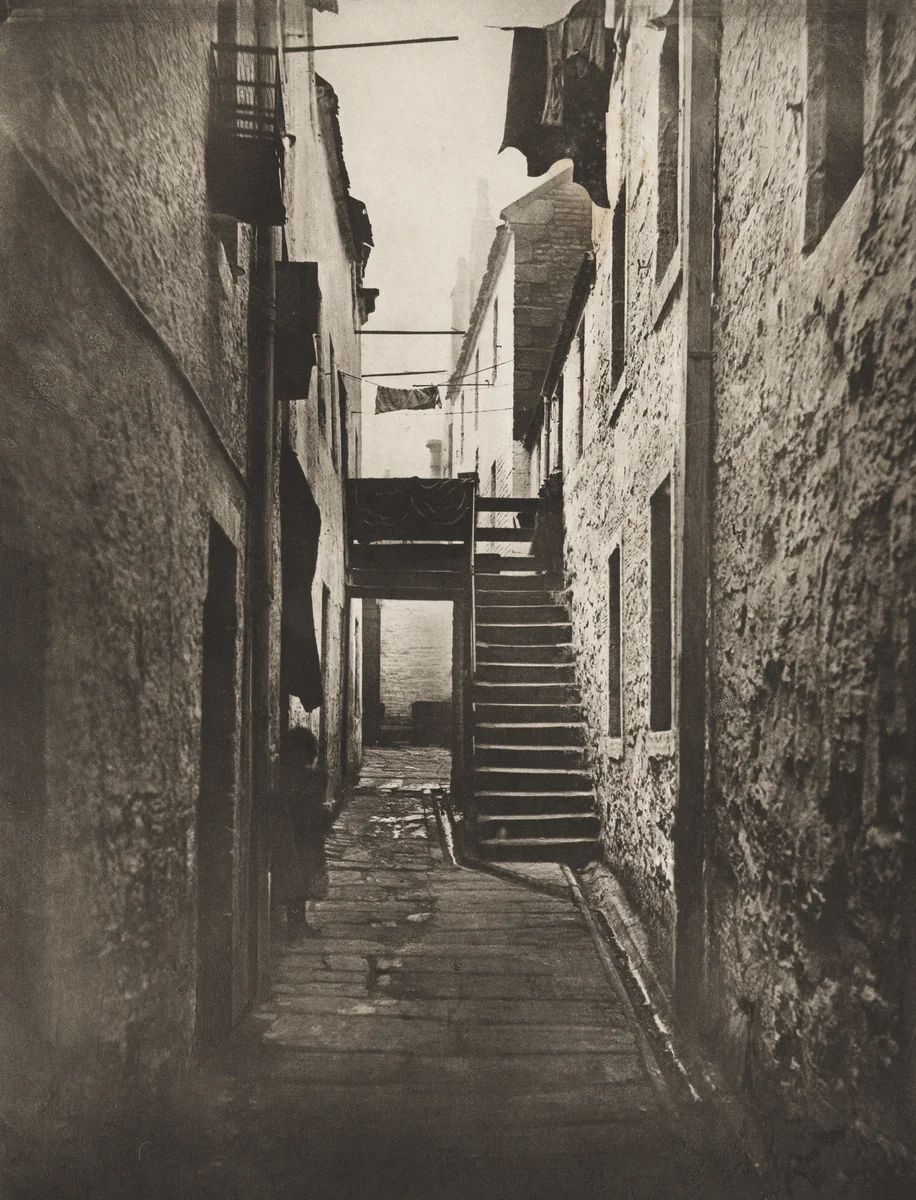 Close No. 128 Saltmarket by Thomas Annan, photograph, 1868