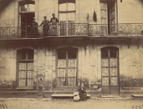 Hôtel du 18ième siècle, 22 rue Saint-Saveur by Eugène Atget, photograph, 1907