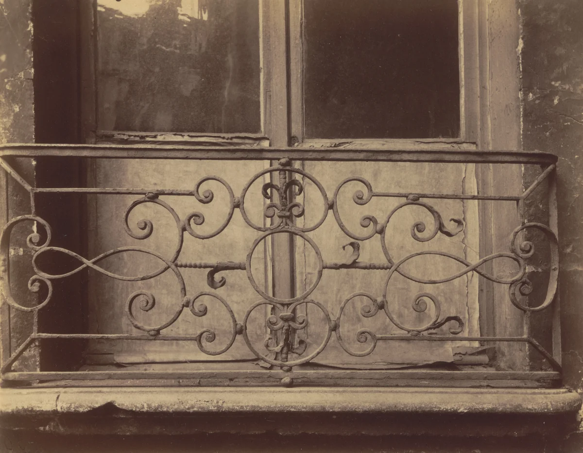 Balcon, 21 rue Poissonnière by Eugène Atget, photograph, 1905