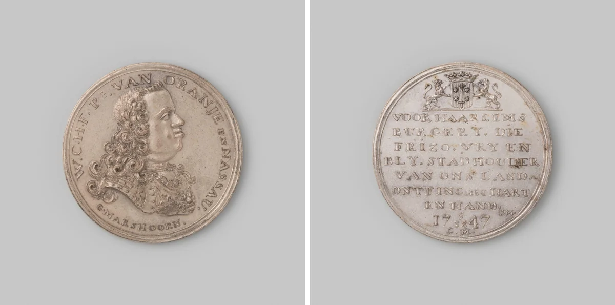 Gedenkpenning aan de schutterij van Haarlem, vereerd voor de diensten bewezen gedurende den doortocht van Prins W.C.H. Friso aldaar by Gerrit Marshoorn, metalwork, 1747