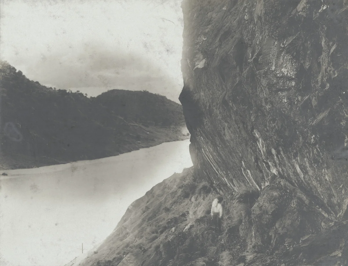 Gaillard Cut. Profile of Contractor's Hill showing overhanging rock by Unidentified Photographer, photograph, 1915