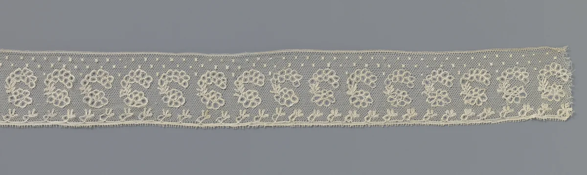 Strook kloskant met c-vormig motief gemaakt met cirkeltjes by anonymous, other, 1830-1850