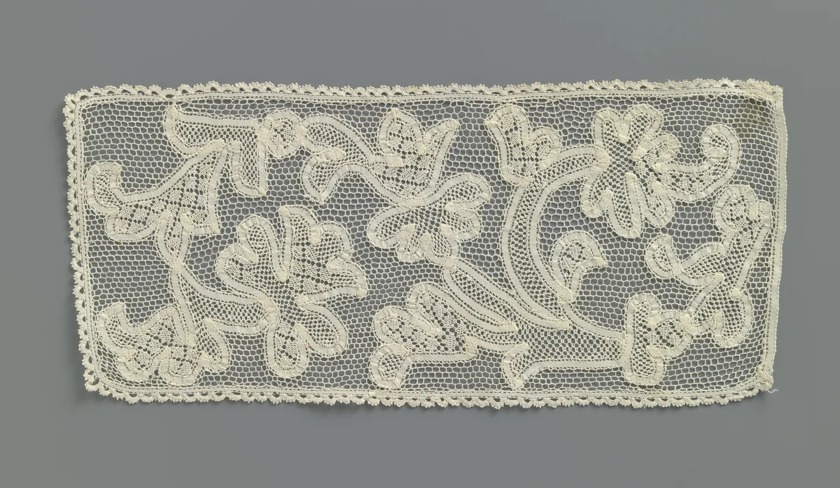 Strook gemengde kant met brede spiraalrank by anonymous, other, 1690-1699