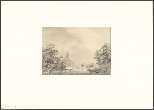 Gezicht op de oude Muiderpoort vanaf de Plantage Muidergracht by anonymous, drawing, 1700-1769