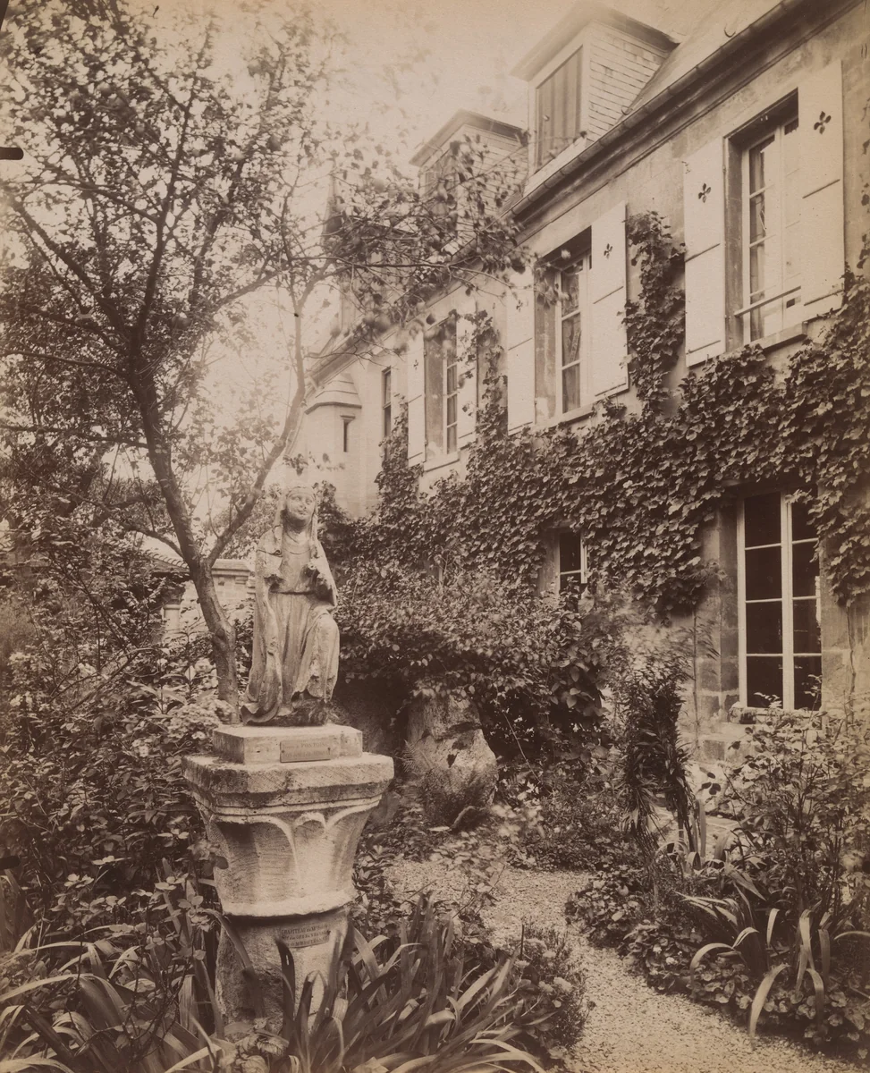 Pontoise, ancien Hôtel du tribunal (Musée) by Eugène Atget, photograph, 1902