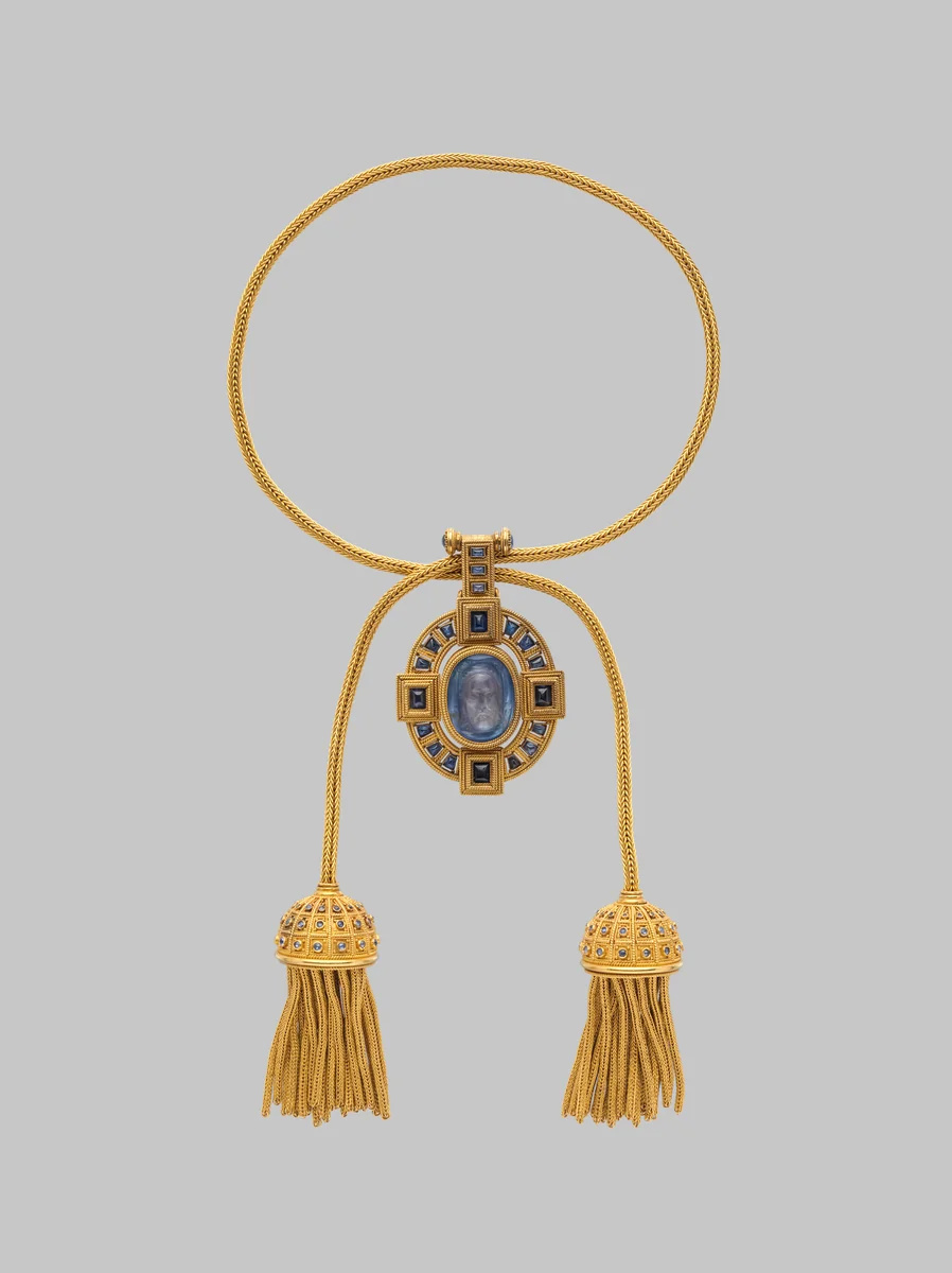 Necklace with cameo of Veronica's Veil by Castellani, metalwork, 1865-1875