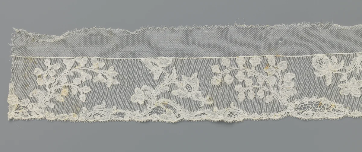 Strook kloskant met gebogen takken en granaatappels by anonymous, other, 1760-1770