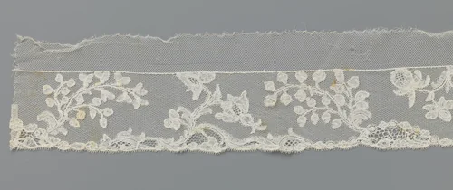 Strook kloskant met gebogen takken en granaatappels by anonymous, other, 1760-1770