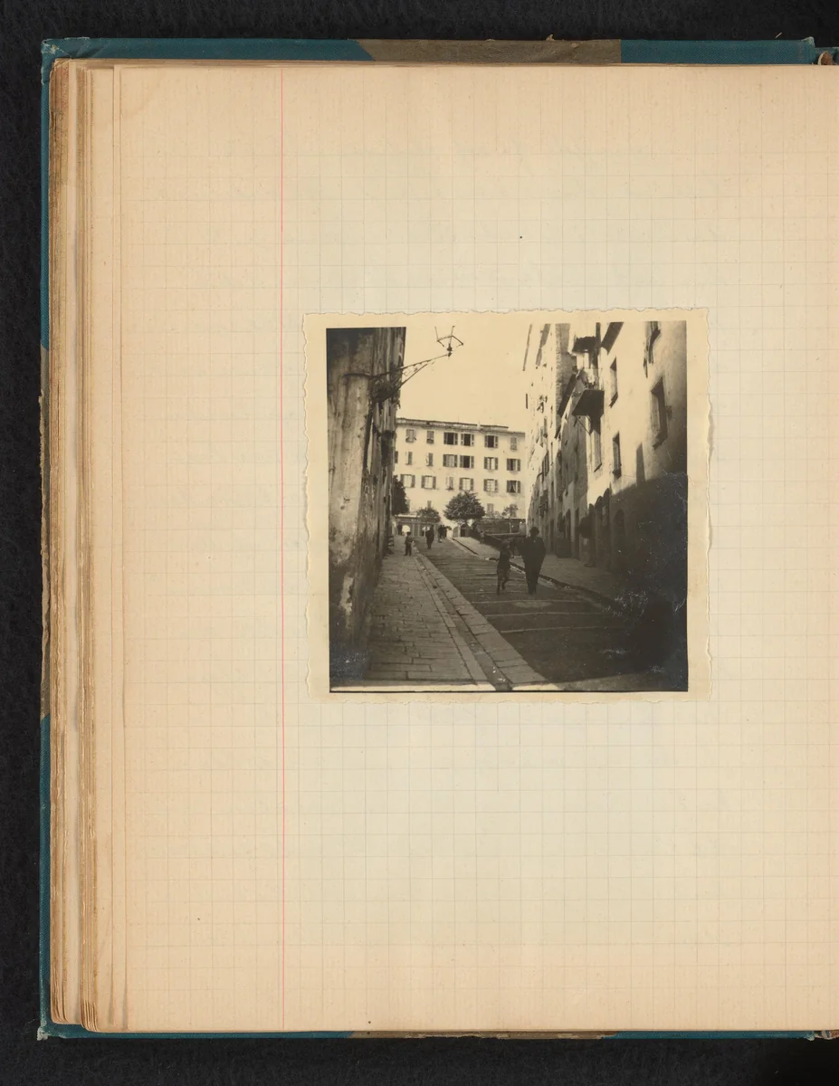 Straatgezicht in Ajaccio, Corsica by Théodore van Lelyveld, book, 1902-1904