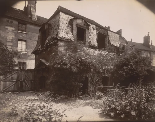 Pavillon de Julienne, ruelle des Gobelins by Eugène Atget, photograph, 1922