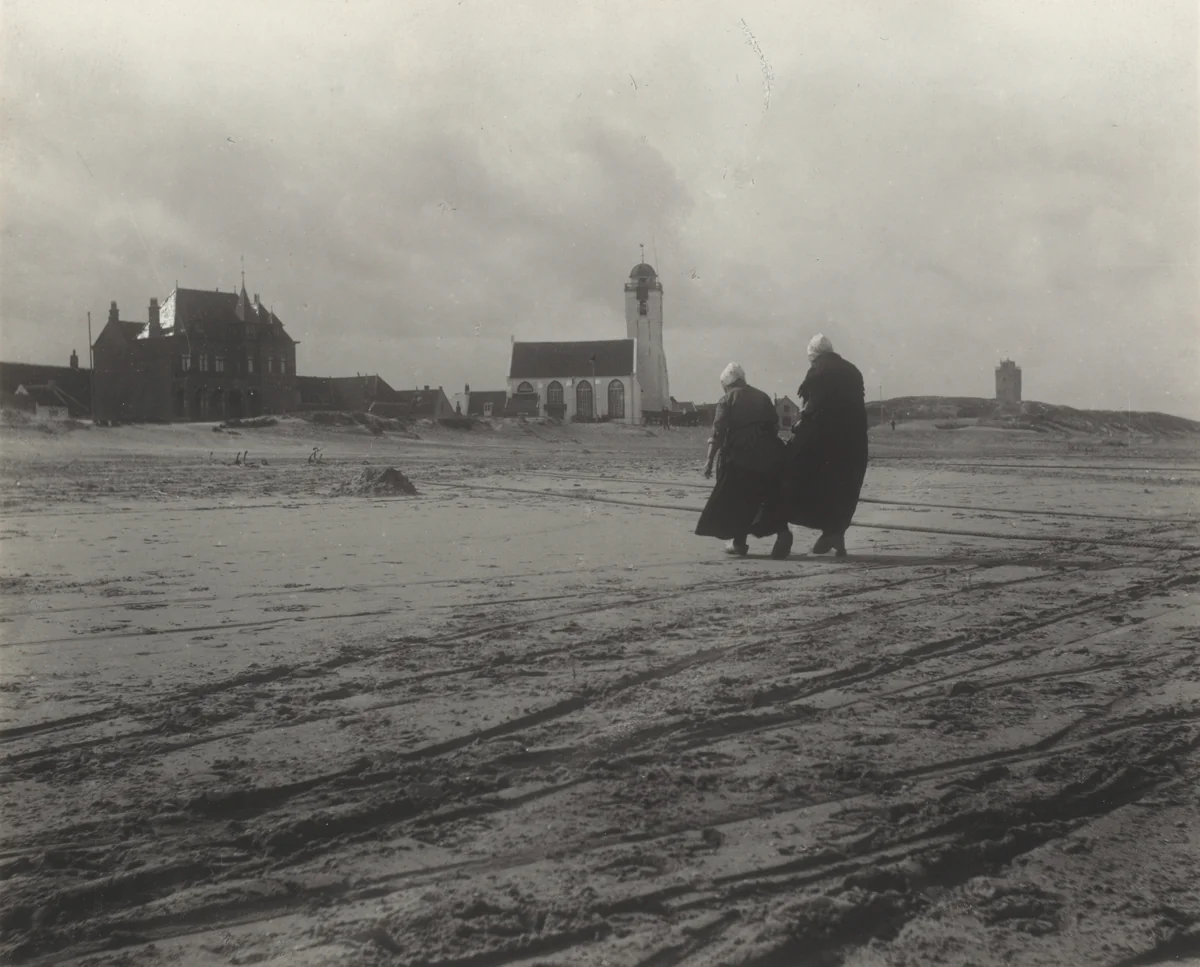 Scurrying Home by Alfred Stieglitz, photograph, 1894